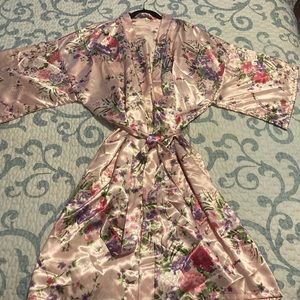 Pretty pink flowery kimono bathrobe size: L / XL